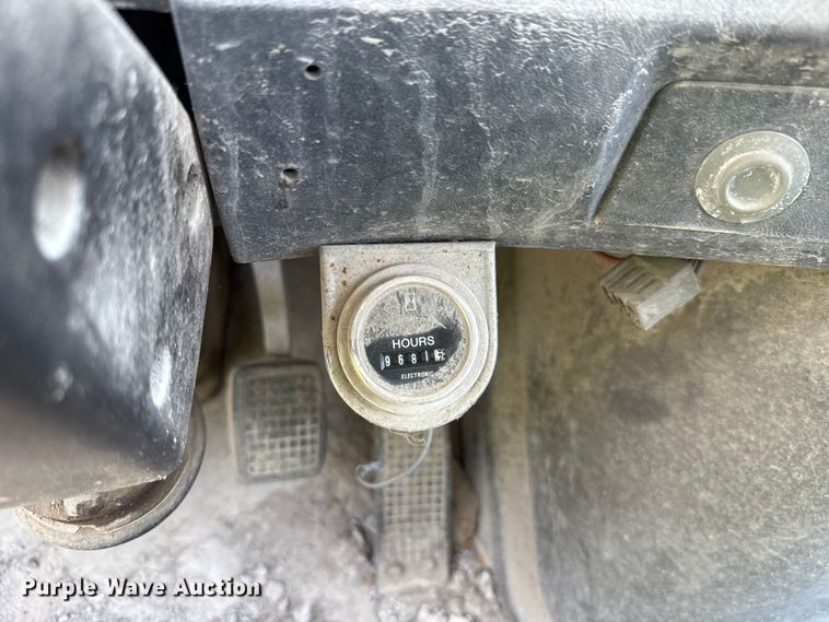 image for item FC4040 1979 Ford LT9000 crane truck