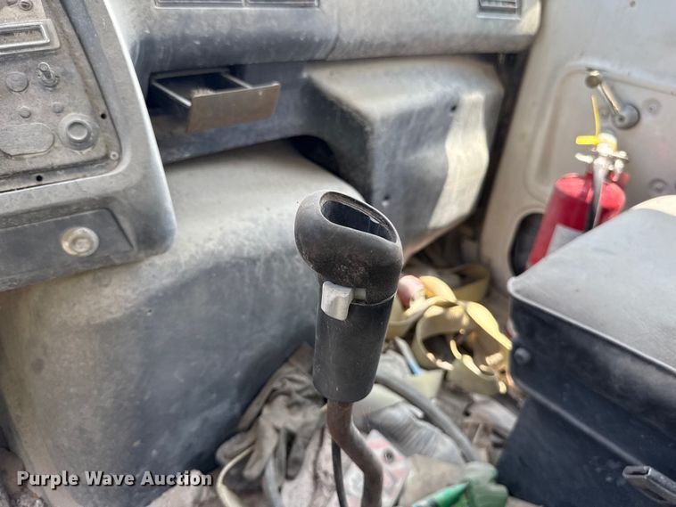 image for item FC4040 1979 Ford LT9000 crane truck