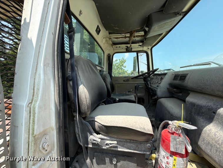 image for item FC4040 1979 Ford LT9000 crane truck