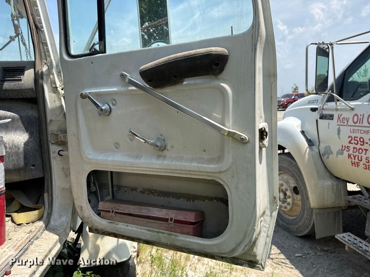 image for item FC4040 1979 Ford LT9000 crane truck