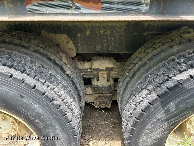 image for item FC4040 1979 Ford LT9000 crane truck