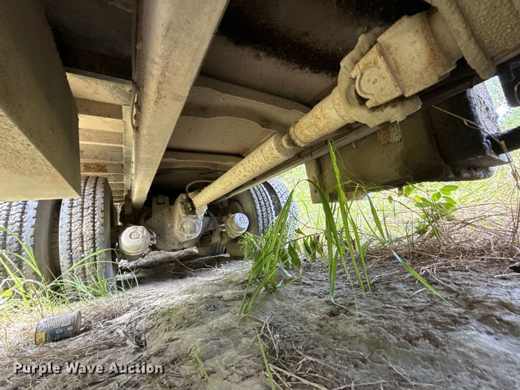 image for item FC4040 1979 Ford LT9000 crane truck