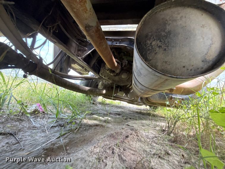 image for item FC4040 1979 Ford LT9000 crane truck