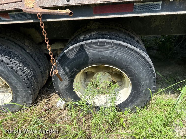 image for item FC4040 1979 Ford LT9000 crane truck