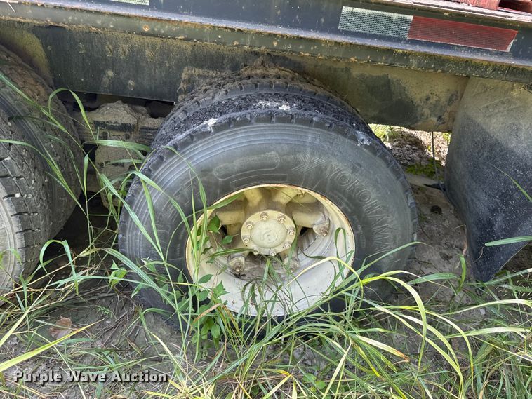 image for item FC4040 1979 Ford LT9000 crane truck