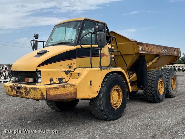 2005 Caterpillar 725 articulated haul truck