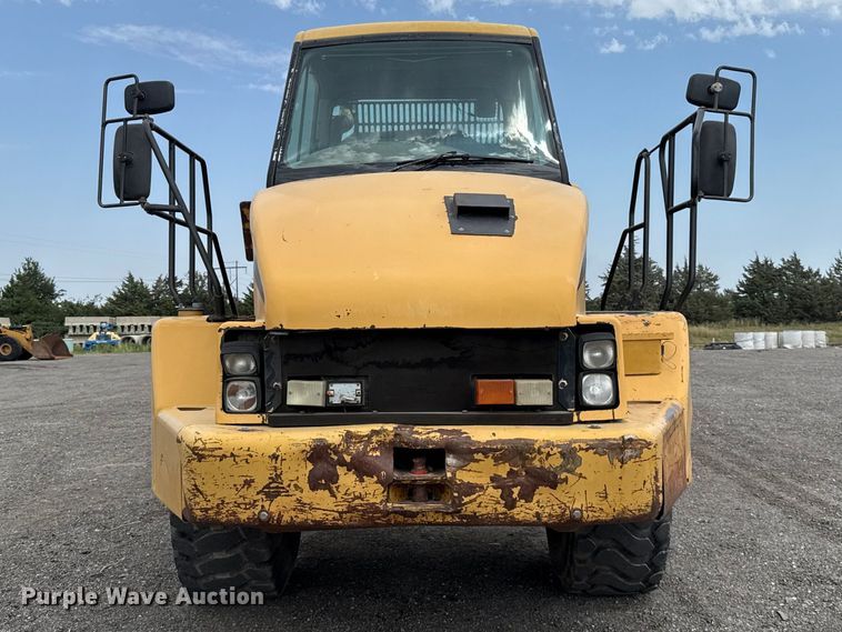 image for item FC4079 2005 Caterpillar 725 articulated haul truck