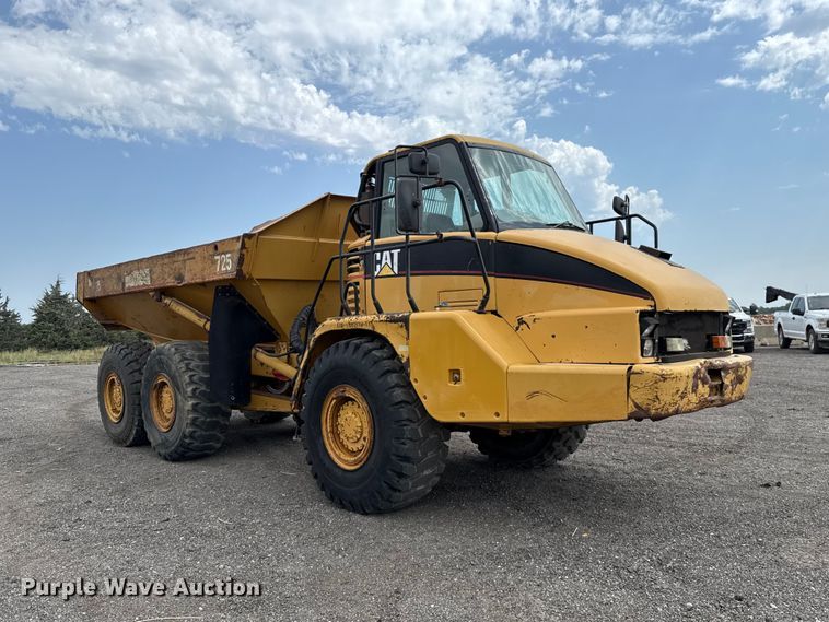 image for item FC4079 2005 Caterpillar 725 articulated haul truck