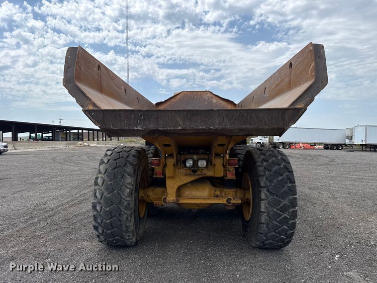 image for item FC4079 2005 Caterpillar 725 articulated haul truck