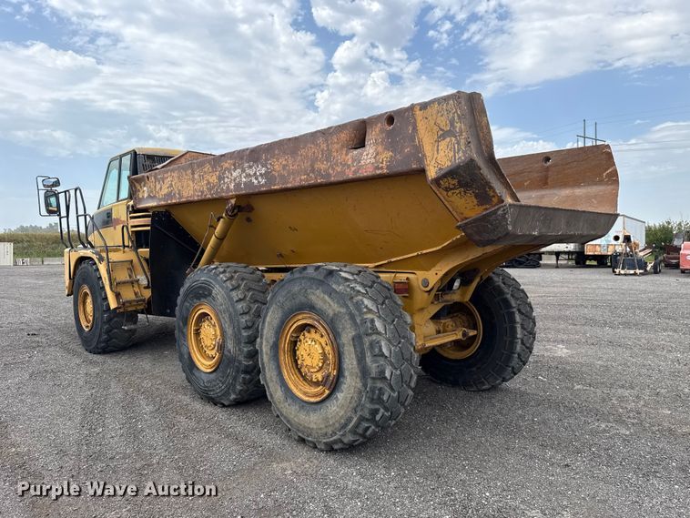 image for item FC4079 2005 Caterpillar 725 articulated haul truck