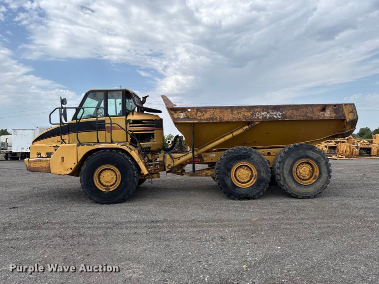 image for item FC4079 2005 Caterpillar 725 articulated haul truck