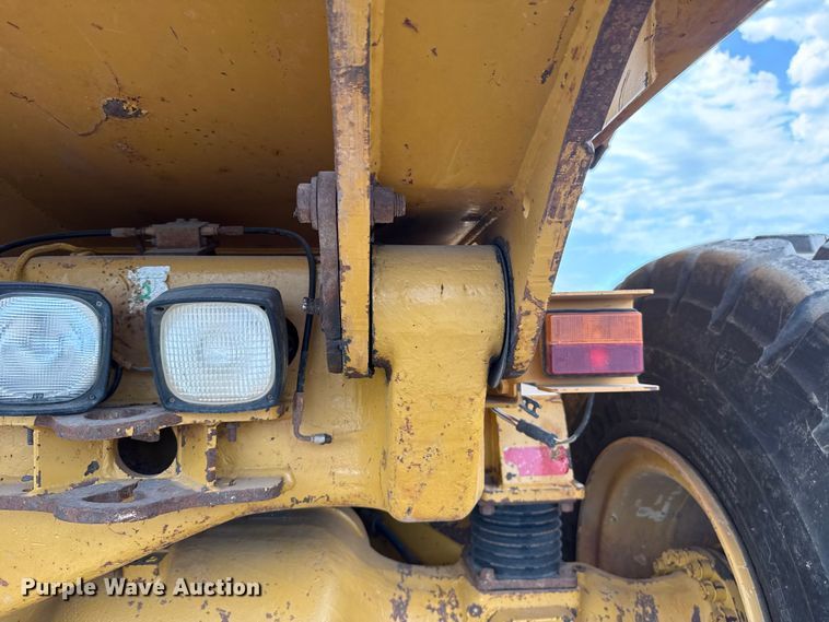 image for item FC4079 2005 Caterpillar 725 articulated haul truck