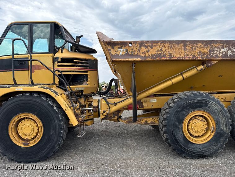 image for item FC4079 2005 Caterpillar 725 articulated haul truck