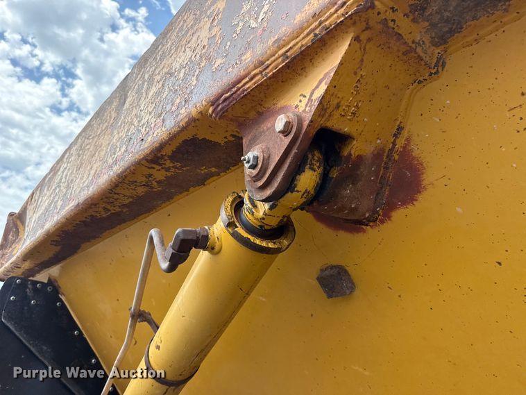 image for item FC4079 2005 Caterpillar 725 articulated haul truck