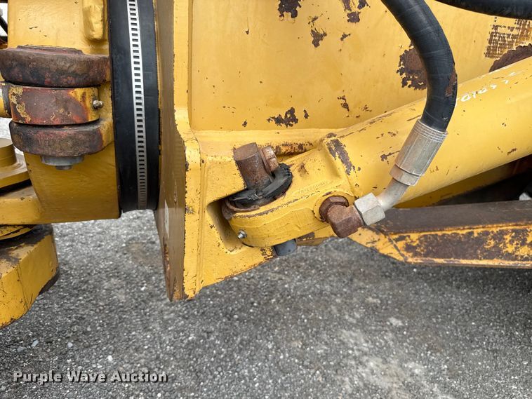 image for item FC4079 2005 Caterpillar 725 articulated haul truck