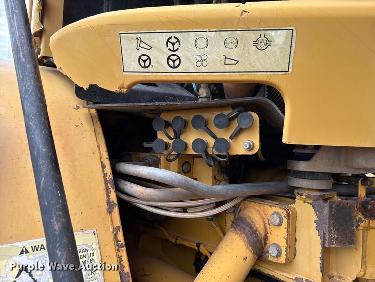 image for item FC4079 2005 Caterpillar 725 articulated haul truck