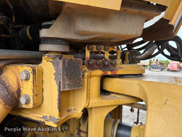image for item FC4079 2005 Caterpillar 725 articulated haul truck