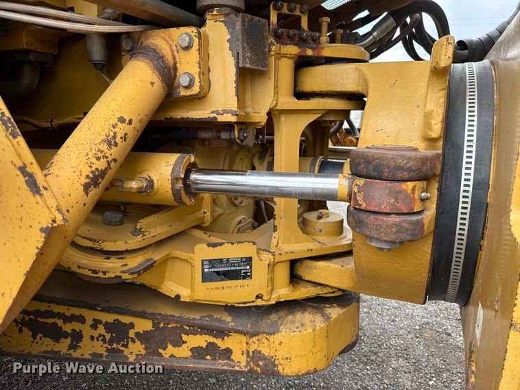 image for item FC4079 2005 Caterpillar 725 articulated haul truck