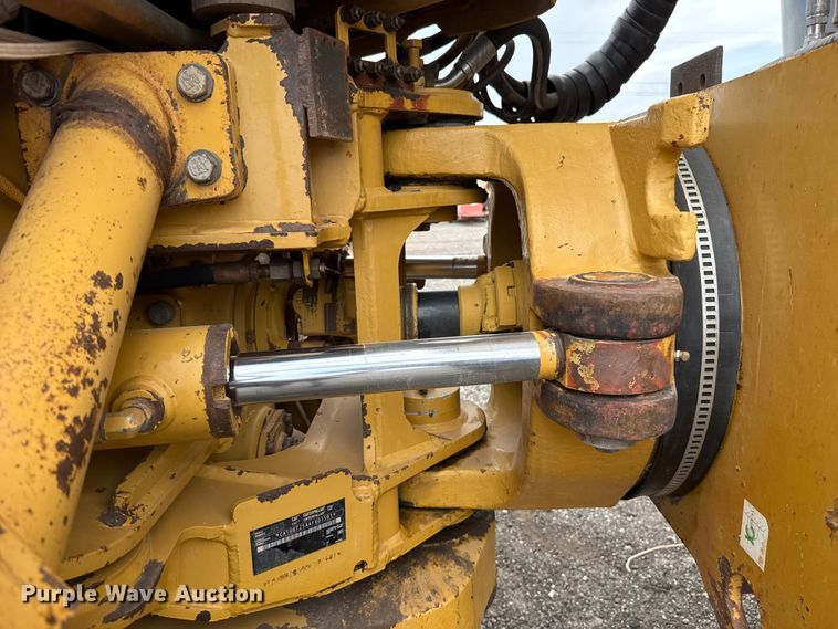 image for item FC4079 2005 Caterpillar 725 articulated haul truck