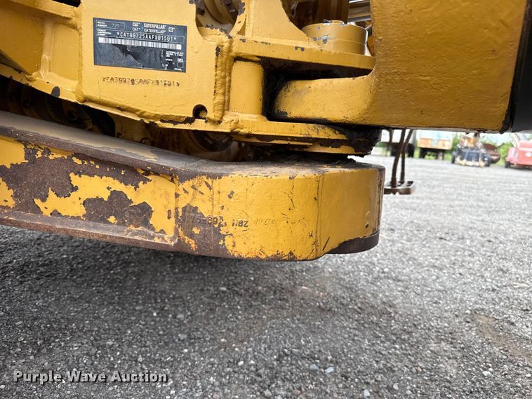 image for item FC4079 2005 Caterpillar 725 articulated haul truck