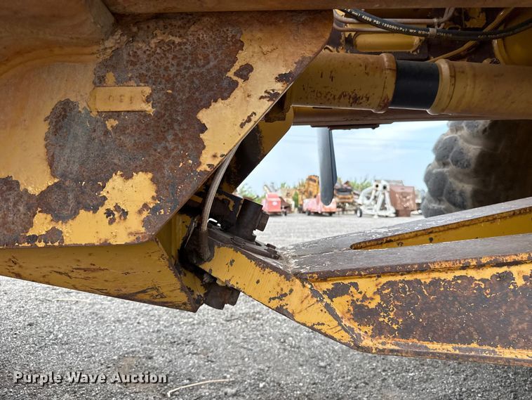 image for item FC4079 2005 Caterpillar 725 articulated haul truck