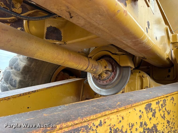 image for item FC4079 2005 Caterpillar 725 articulated haul truck