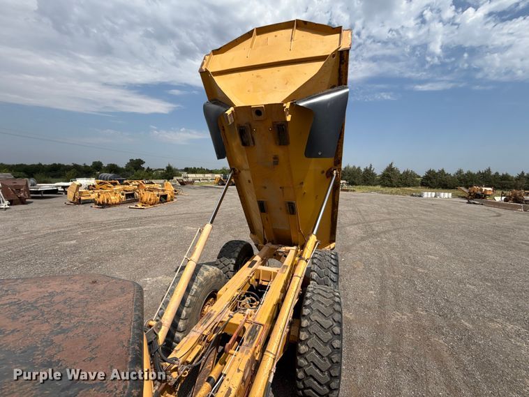 image for item FC4079 2005 Caterpillar 725 articulated haul truck