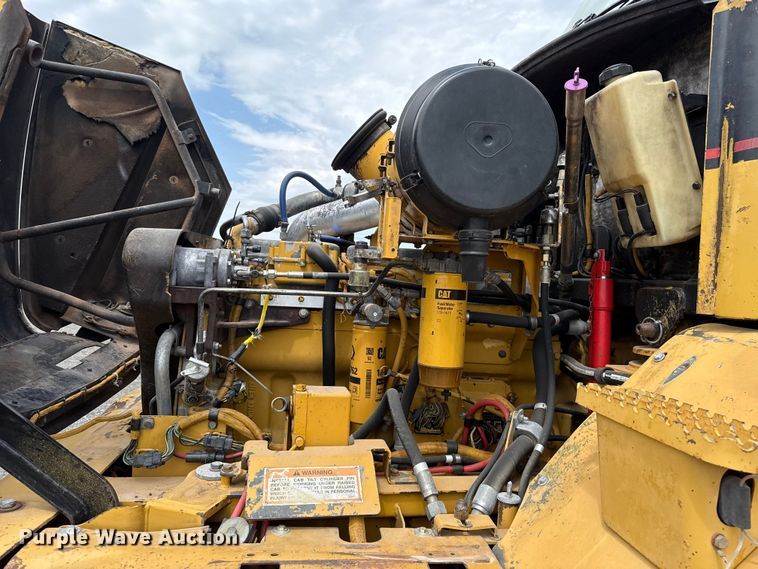 image for item FC4079 2005 Caterpillar 725 articulated haul truck