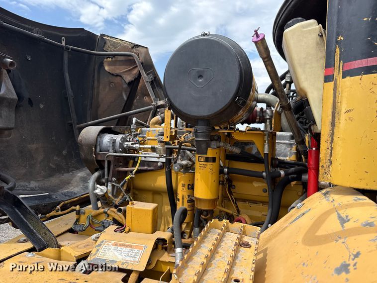 image for item FC4079 2005 Caterpillar 725 articulated haul truck