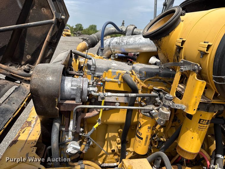 image for item FC4079 2005 Caterpillar 725 articulated haul truck