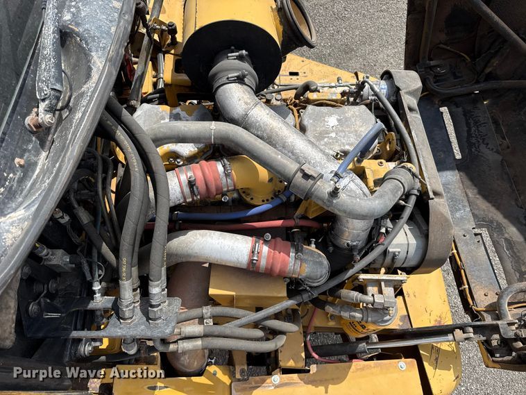 image for item FC4079 2005 Caterpillar 725 articulated haul truck