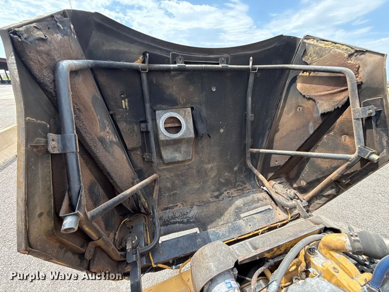 image for item FC4079 2005 Caterpillar 725 articulated haul truck