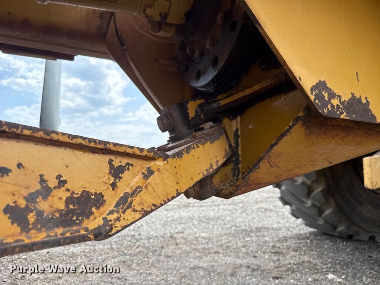 image for item FC4079 2005 Caterpillar 725 articulated haul truck