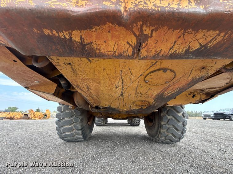 image for item FC4079 2005 Caterpillar 725 articulated haul truck