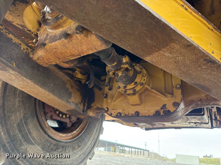 image for item FC4079 2005 Caterpillar 725 articulated haul truck