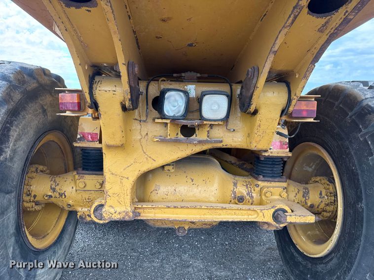 image for item FC4079 2005 Caterpillar 725 articulated haul truck