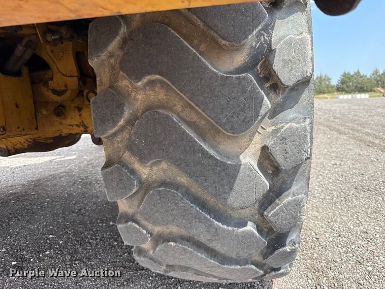 image for item FC4079 2005 Caterpillar 725 articulated haul truck
