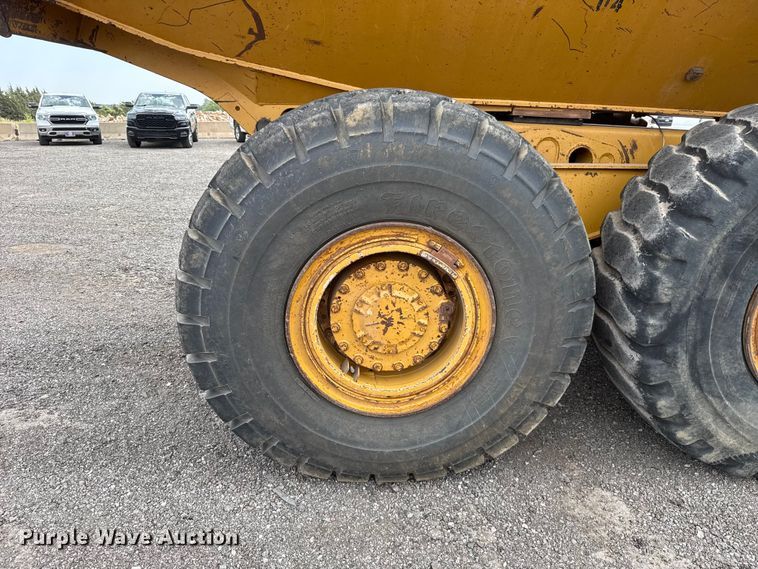 image for item FC4079 2005 Caterpillar 725 articulated haul truck
