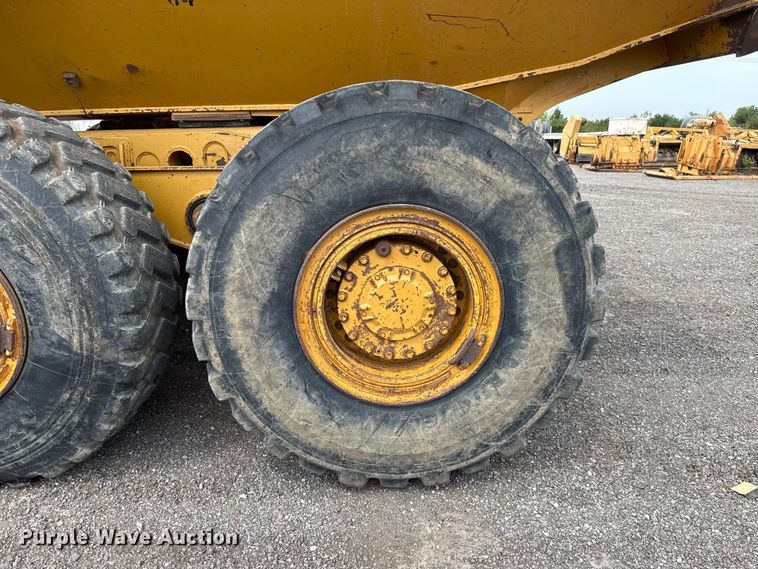 image for item FC4079 2005 Caterpillar 725 articulated haul truck