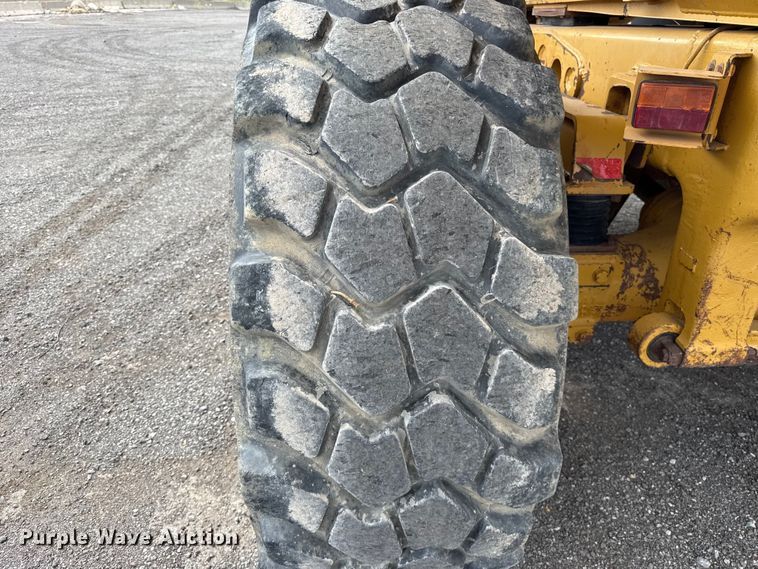 image for item FC4079 2005 Caterpillar 725 articulated haul truck