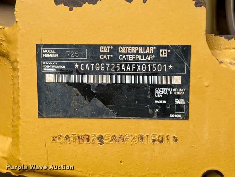 image for item FC4079 2005 Caterpillar 725 articulated haul truck