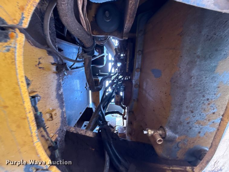 image for item FC4082 2013 John Deere 350G LC excavator