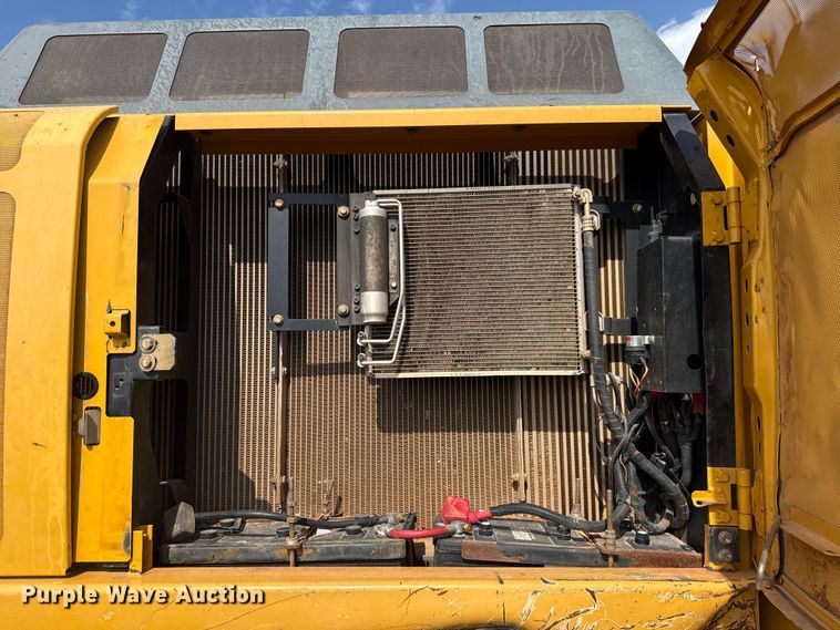 image for item FC4082 2013 John Deere 350G LC excavator