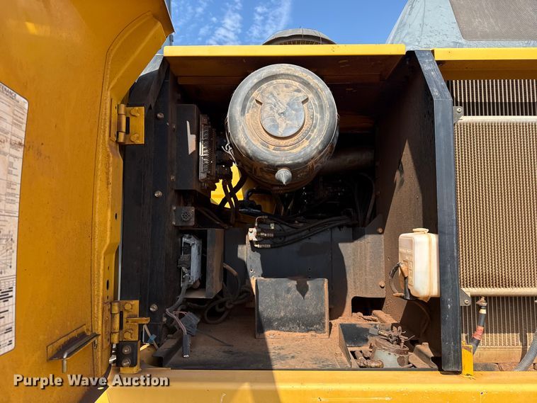 image for item FC4082 2013 John Deere 350G LC excavator