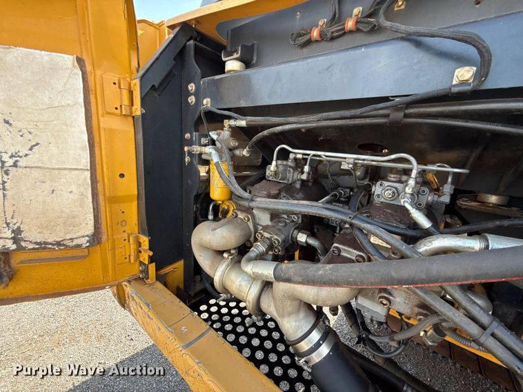 image for item FC4082 2013 John Deere 350G LC excavator