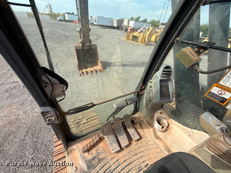 image for item FC4082 2013 John Deere 350G LC excavator