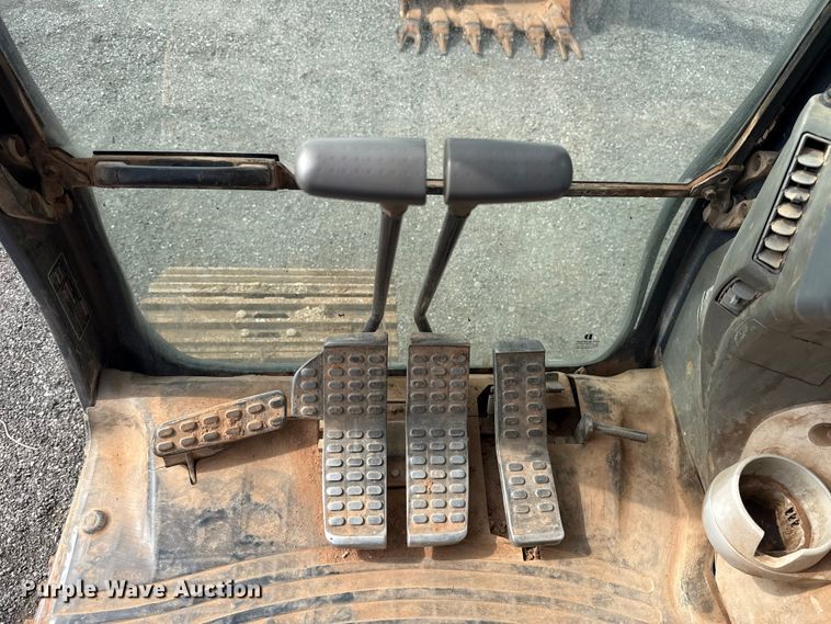 image for item FC4082 2013 John Deere 350G LC excavator