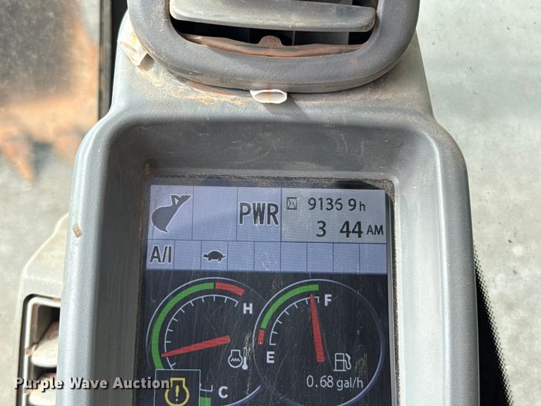 image for item FC4082 2013 John Deere 350G LC excavator