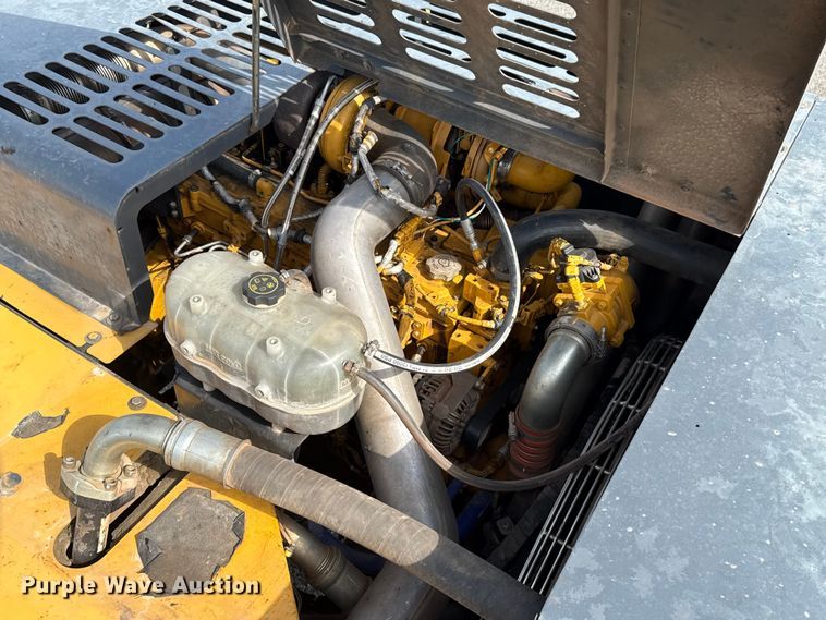 image for item FC4082 2013 John Deere 350G LC excavator