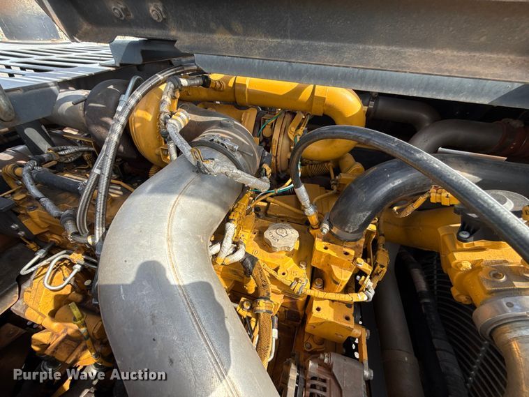 image for item FC4082 2013 John Deere 350G LC excavator